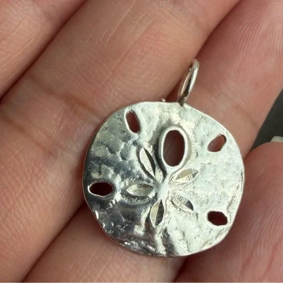 925 Sterling Silver Sand Dollar Small Dainty Charm Pendant - Picture 6 of 9
